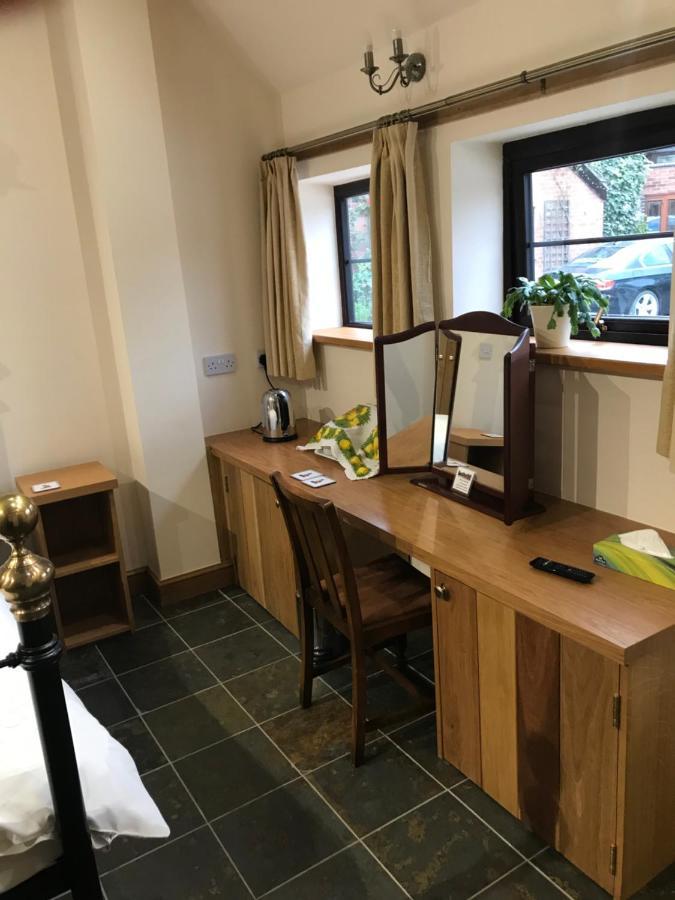 Nuneaton - Cottage - Sleeps 2 - Parking - Garden Extérieur photo