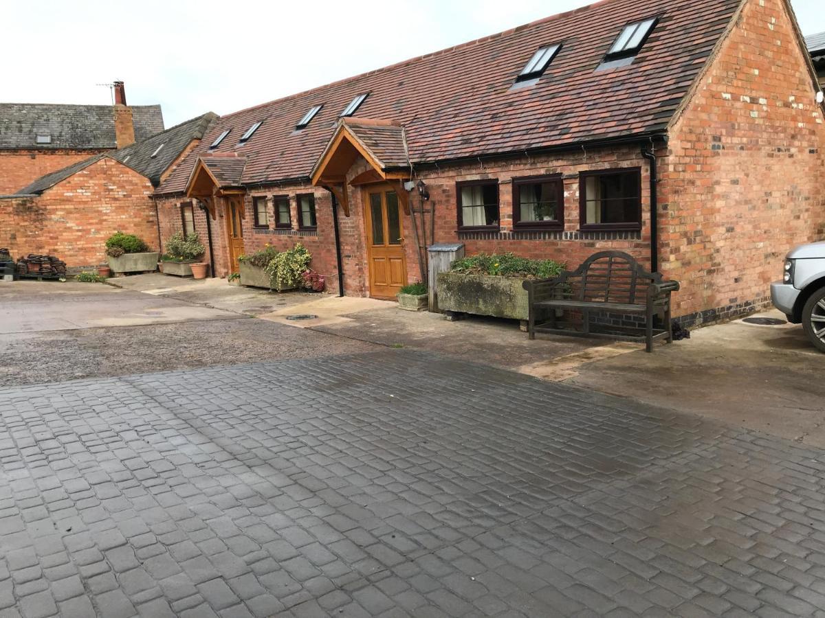 Nuneaton - Cottage - Sleeps 2 - Parking - Garden Extérieur photo
